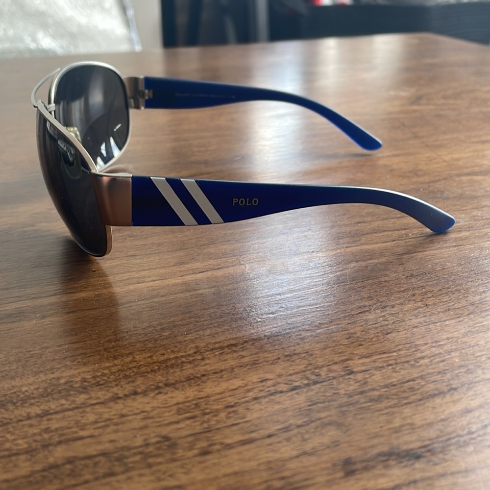 Ralph Lauren Sunglasses W/ Case - Picture 3 of 6